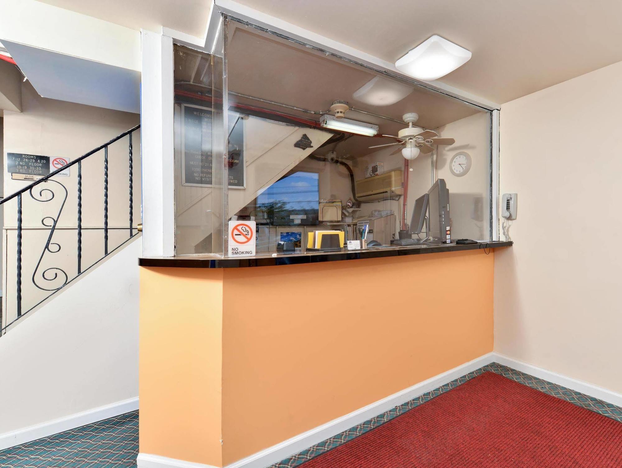 Americas Best Value Inn Media Philadelphia Exterior foto